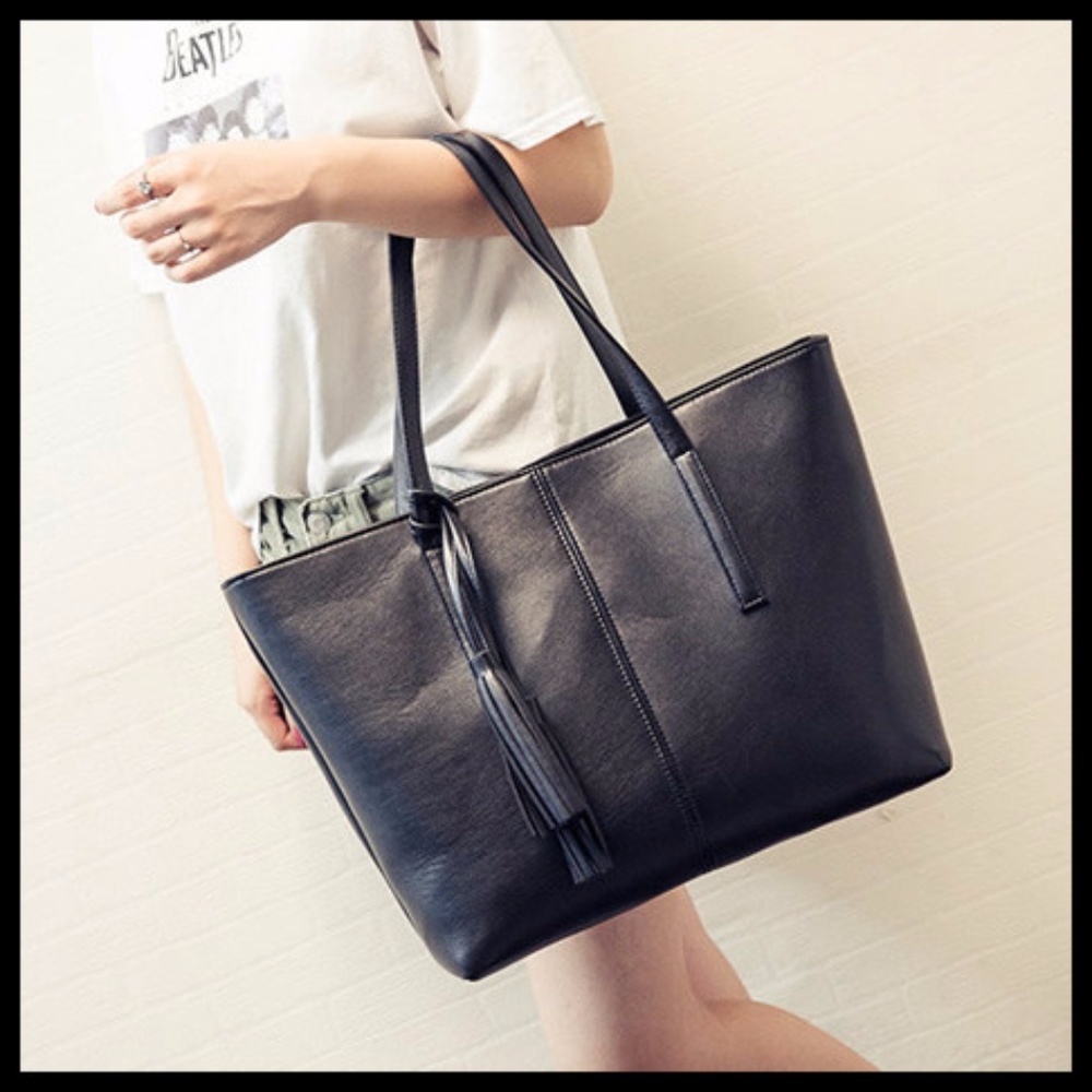 NEW RENATA Shoulder Bag - Picture 7 of 8